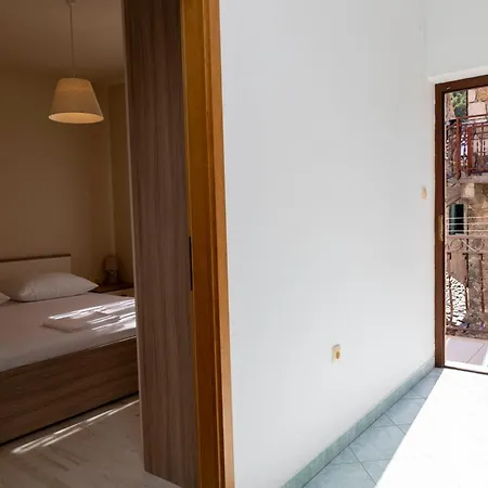 Nyaraló House 